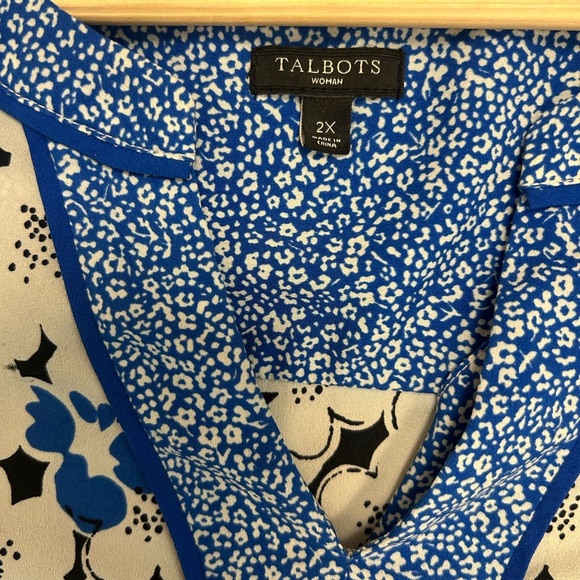 Talbots 2 XL Cream Graphic Blouse with Blue Trim excellent condition - Picture 2 of 11